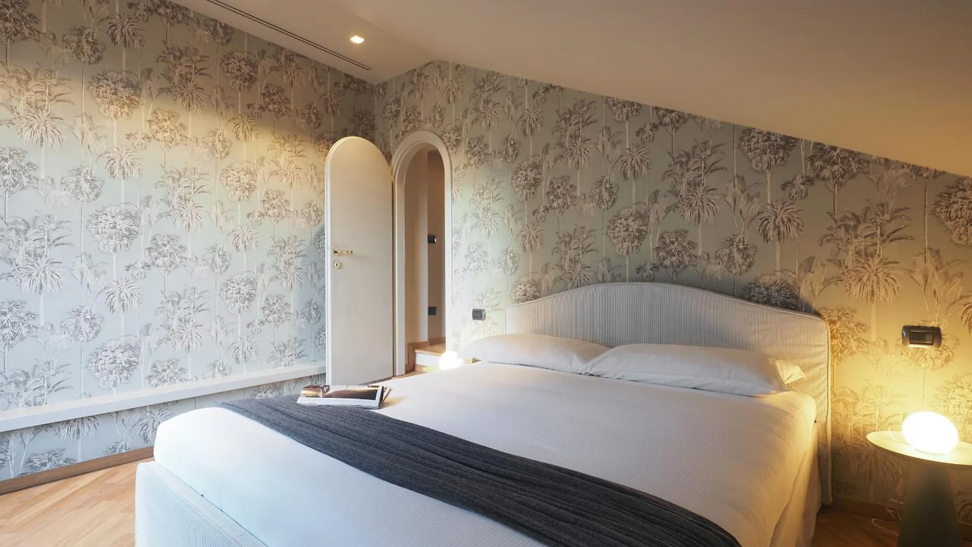 شقة Splendido Attico Con 2 Terrazzi In Brera ميلان 0*,